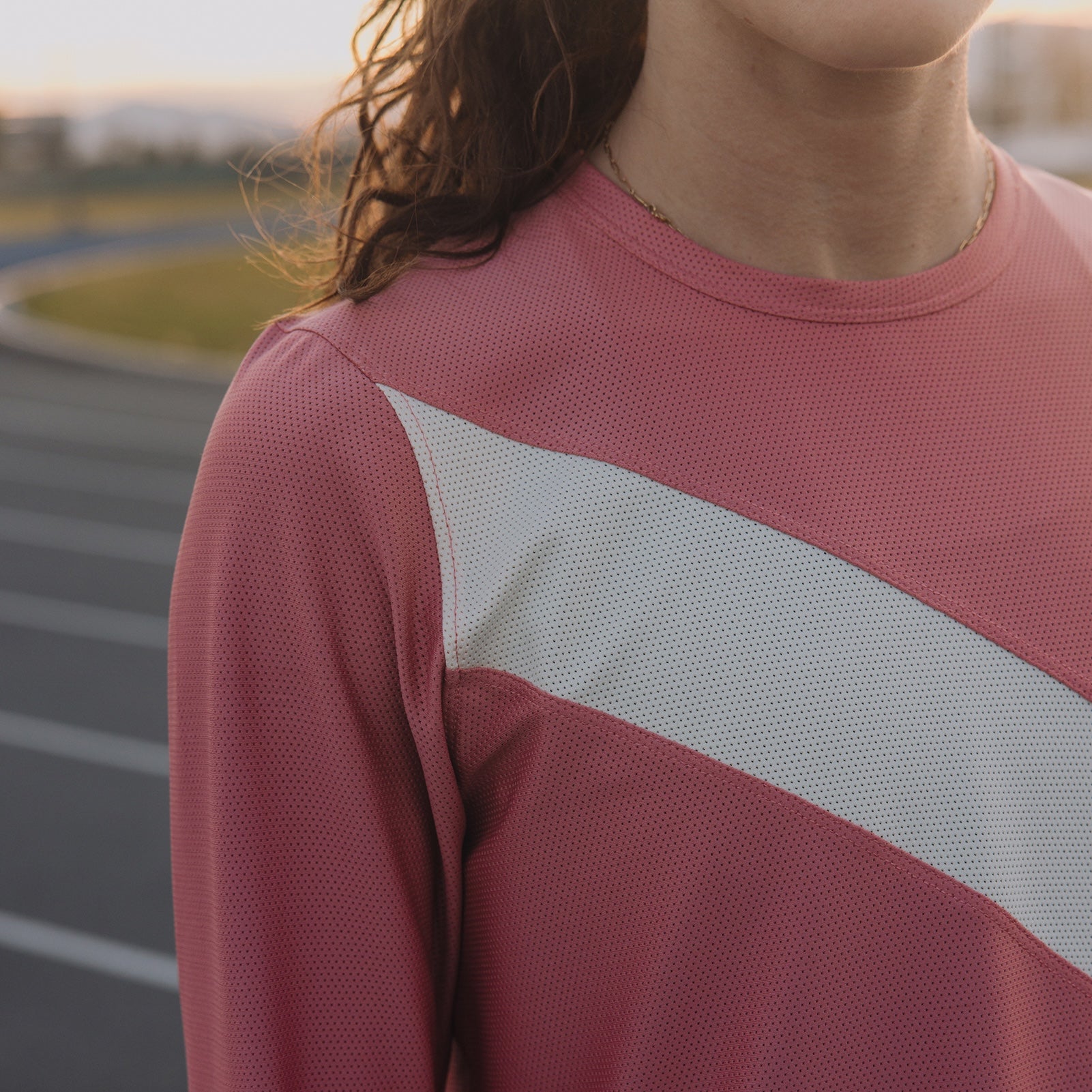 Tracksmith Van Cortlandt Long Sleeve Womens Dusty Rose/Ivory - Frontrunner Colombo