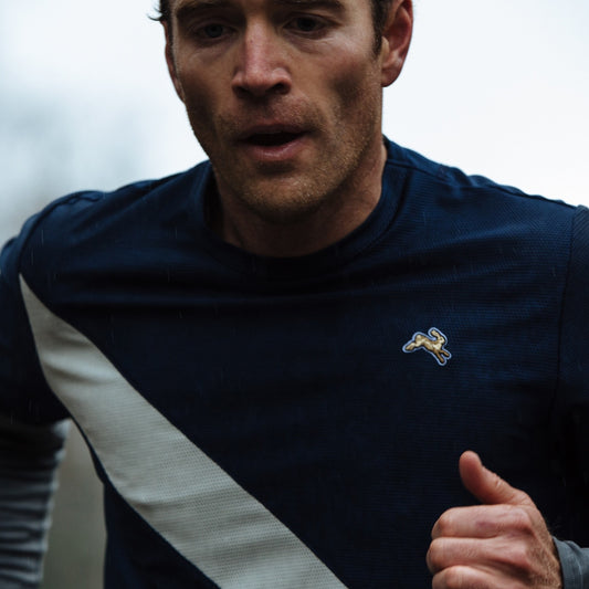Tracksmith Van Cordlandt Tee Mens - Navy/Ivory - Frontrunner Colombo