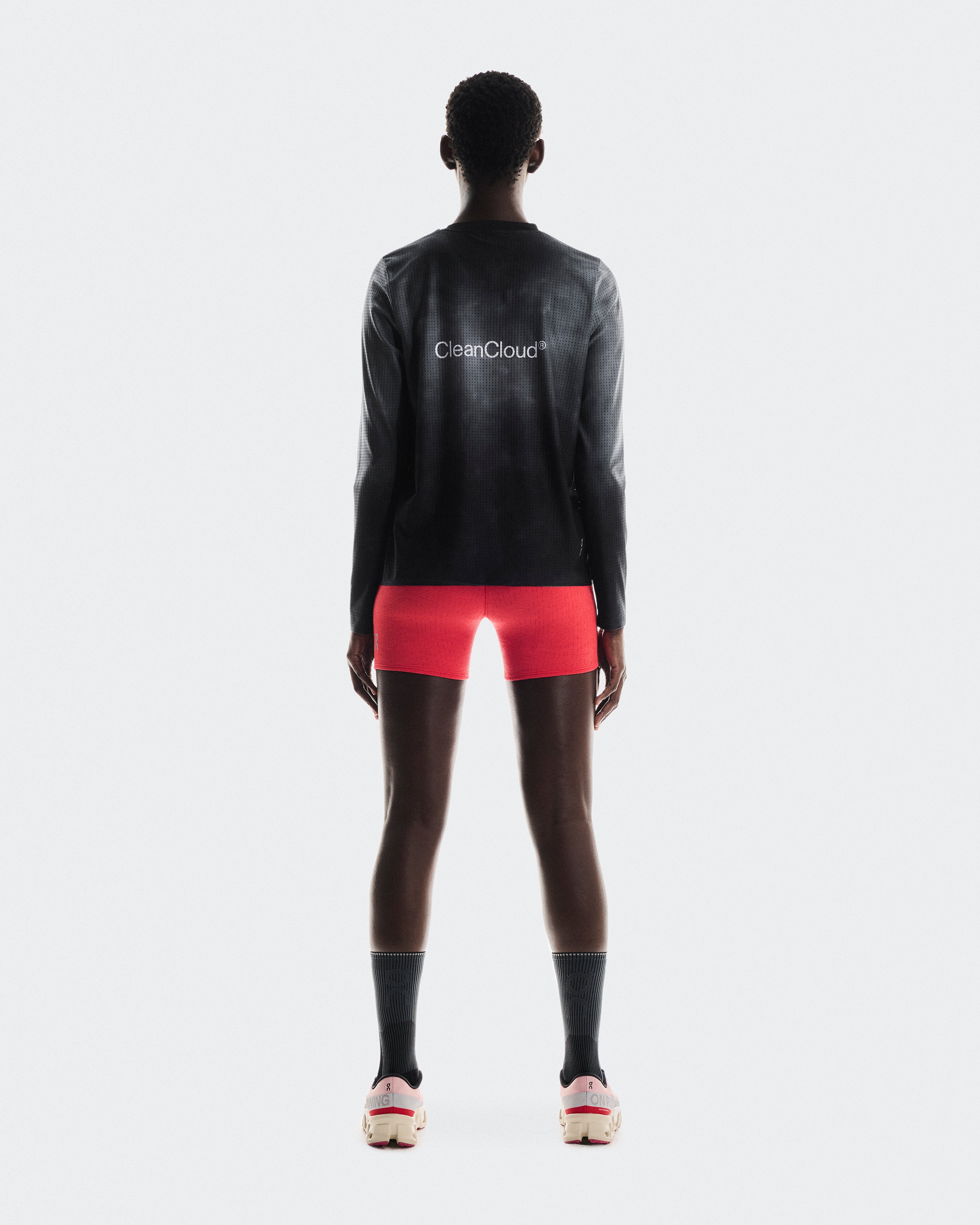 On Pace Mesh Long-T Womens Black - Frontrunner Colombo