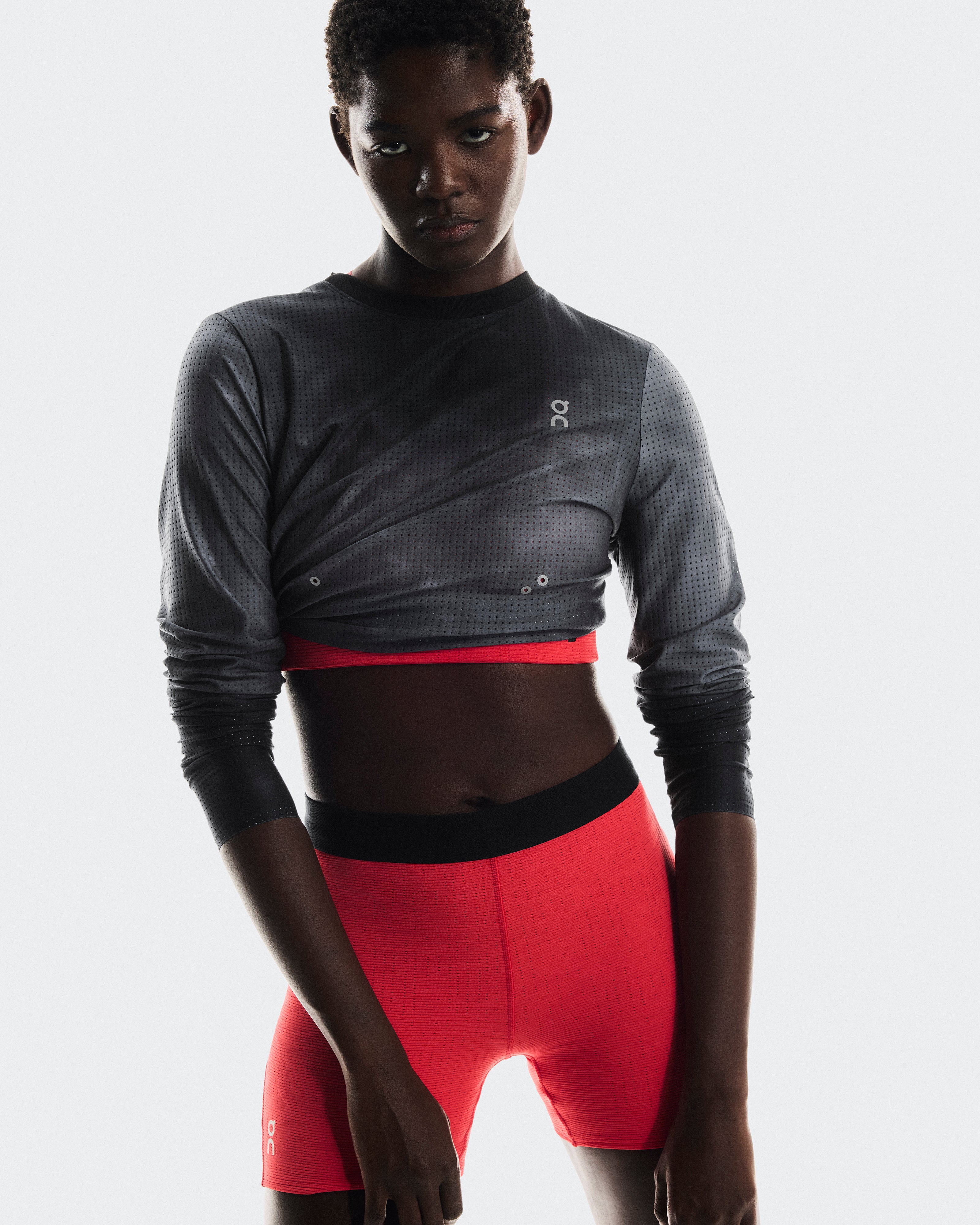 On Pace Mesh Long-T Womens Black - Frontrunner Colombo