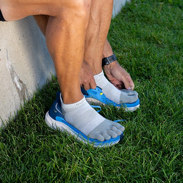 Injinji Performance Run Lightweight No-Show Sand - Frontrunner Colombo