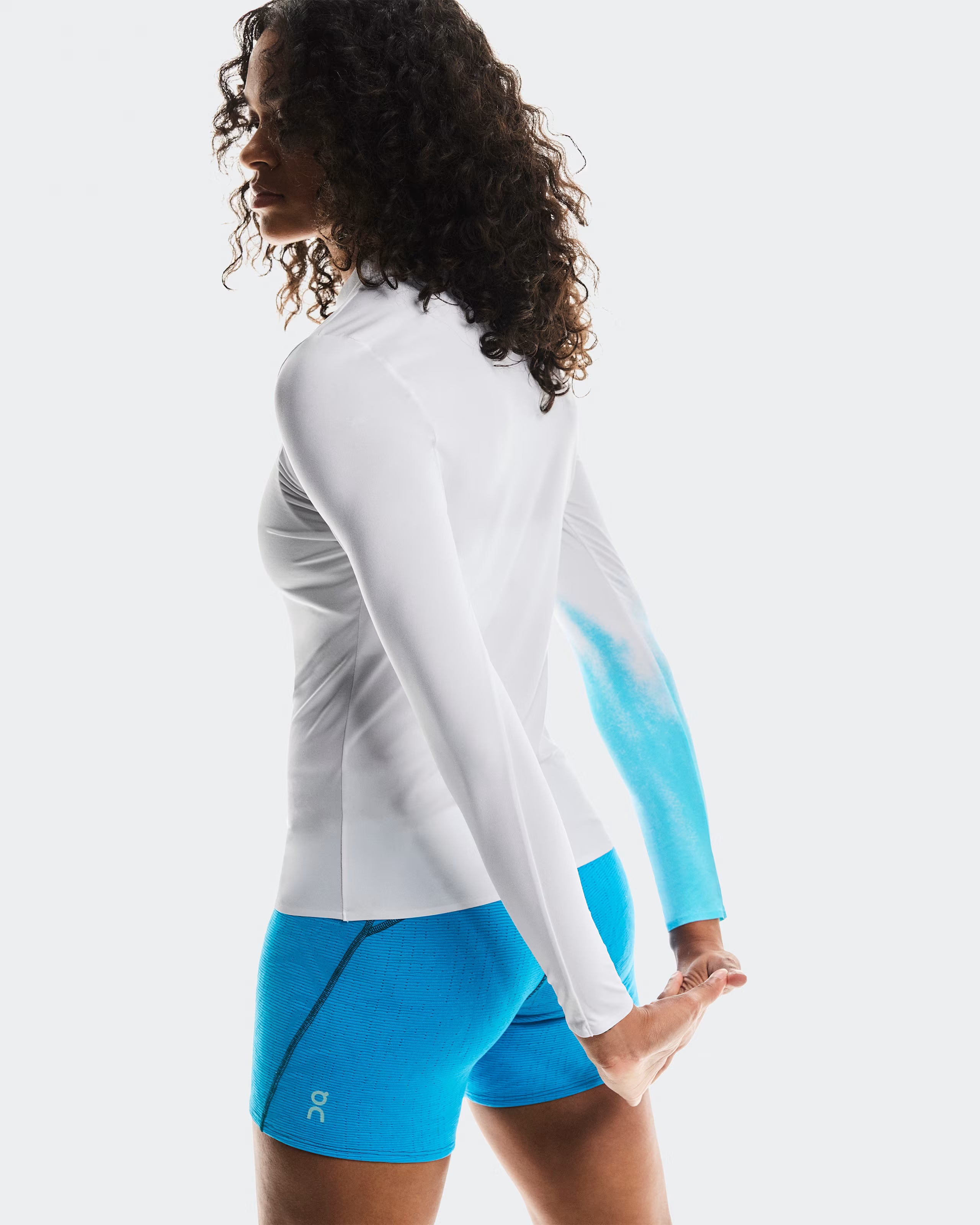 On Pace Long-T Womens - White - Frontrunner Colombo