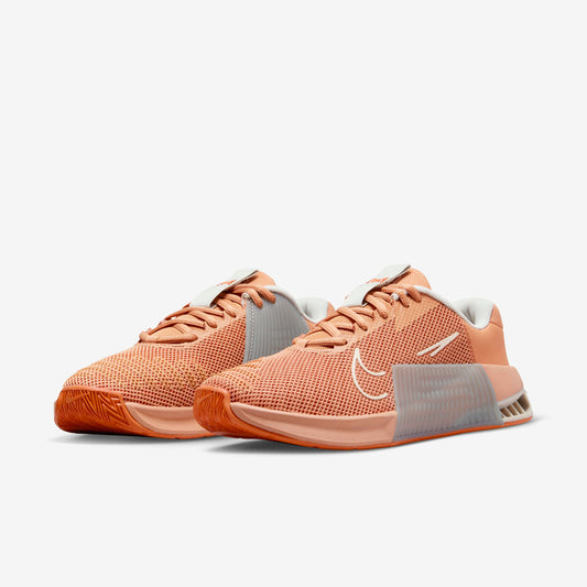 Nike Metcon 9 (B Standard) Womens Amber Brown/Guava - Frontrunner Colombo