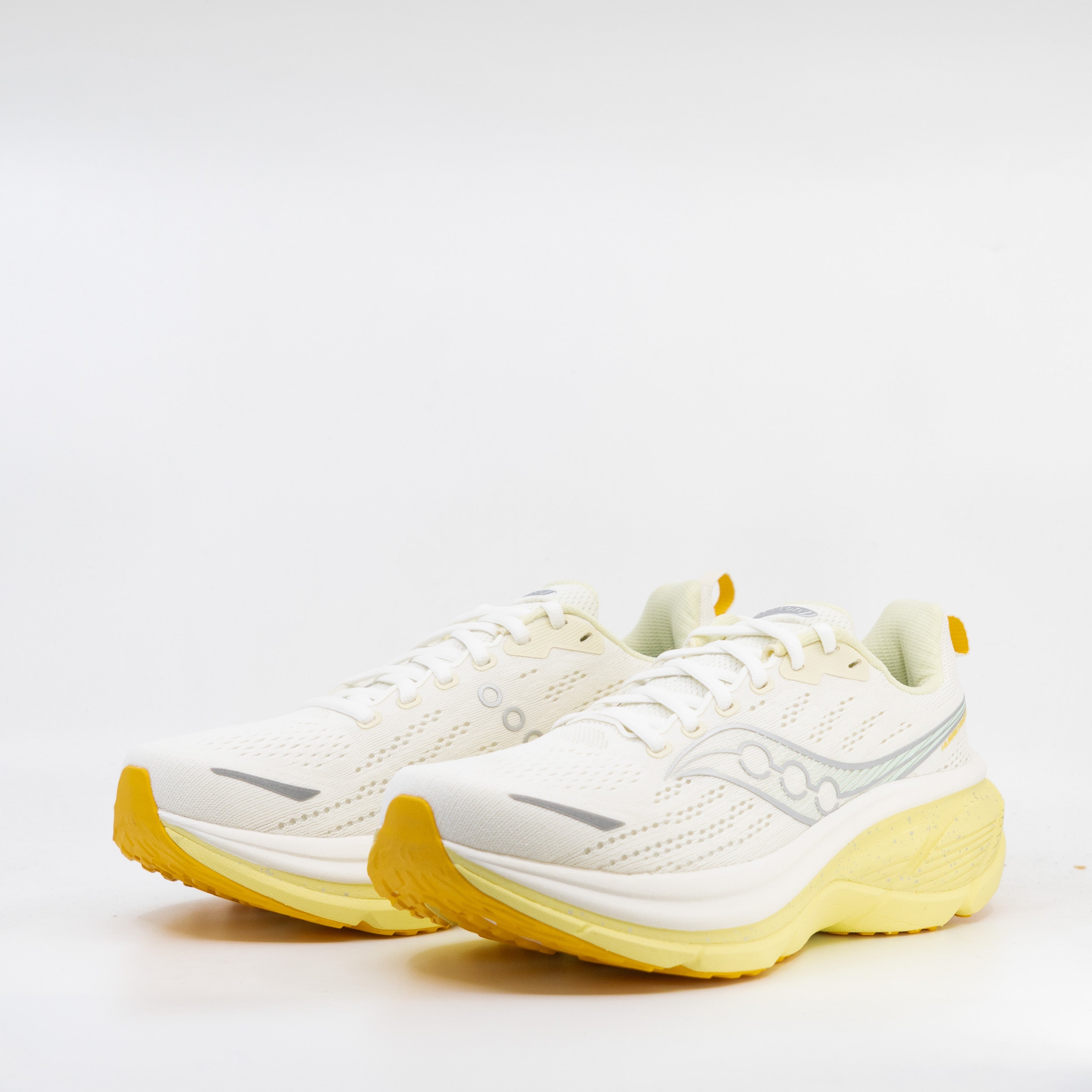 Saucony Hurricane 25 (B Standard) Womens Ivory/Tender - Frontrunner Colombo