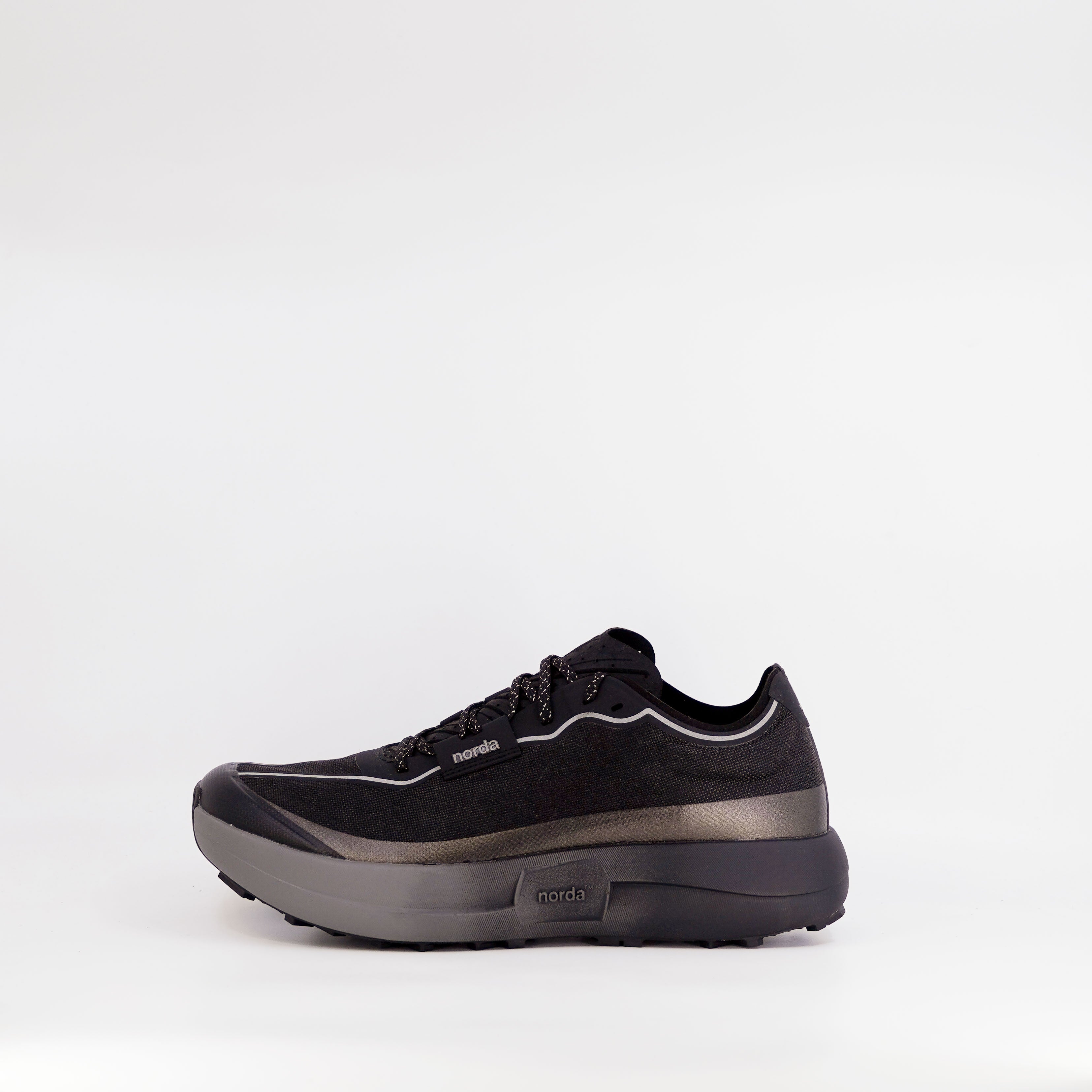 norda 005 (D Standard) Mens Stealth Black - Frontrunner Colombo