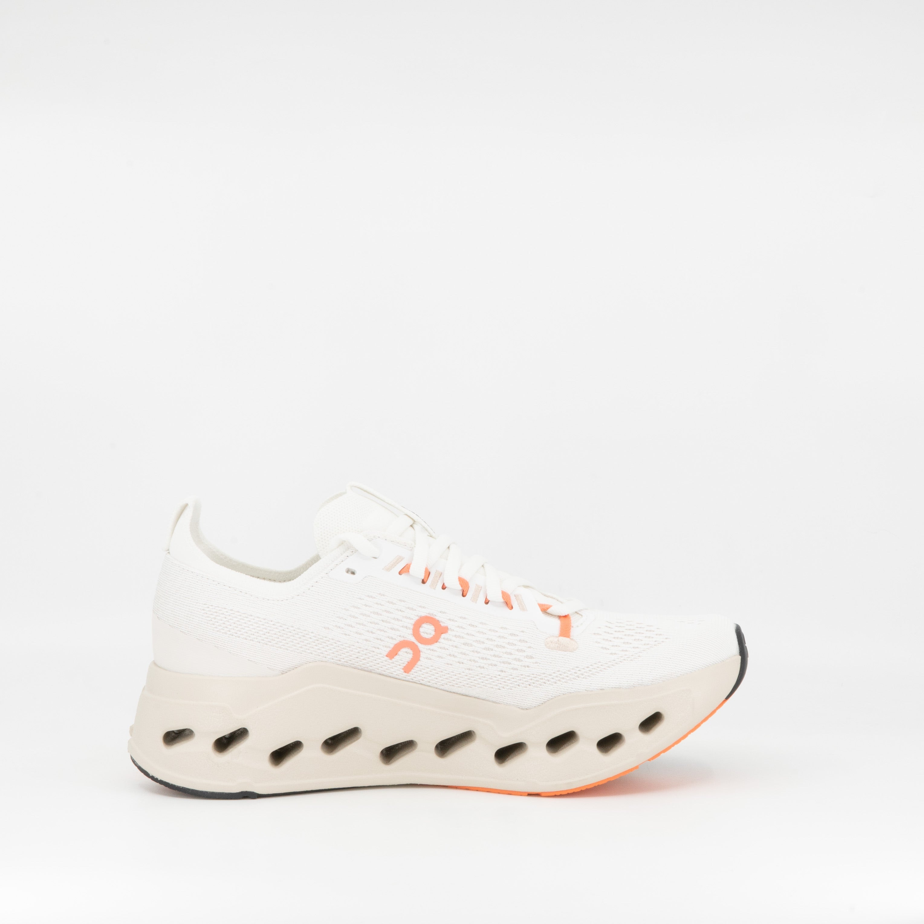 ON Cloudsurfer Max (D Standard) Mens Ivory/Salmon - Frontrunner Colombo