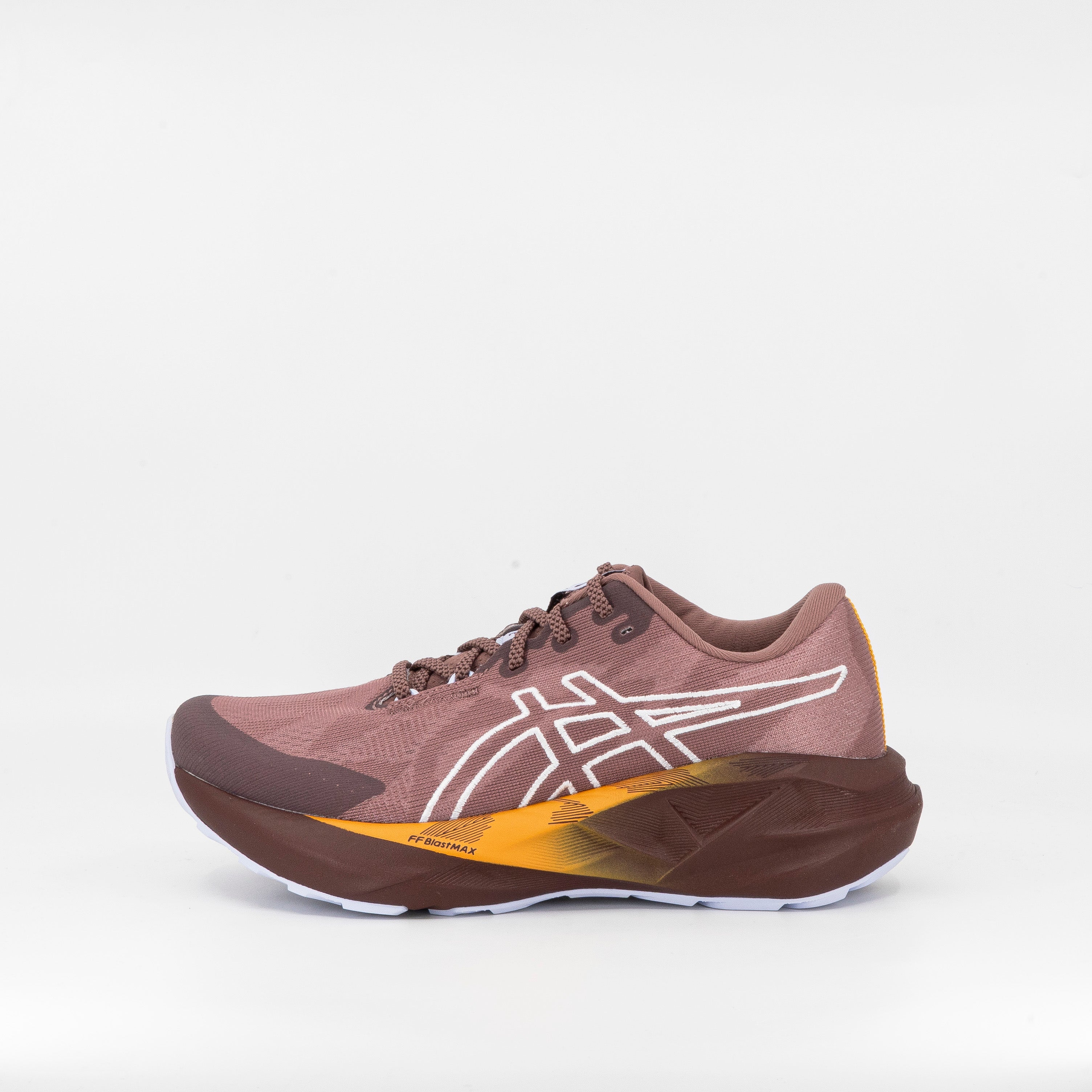 Asics Novablast 5 TR (B Standard) Womens Nature Bathing/Rubble Red - Frontrunner Colombo