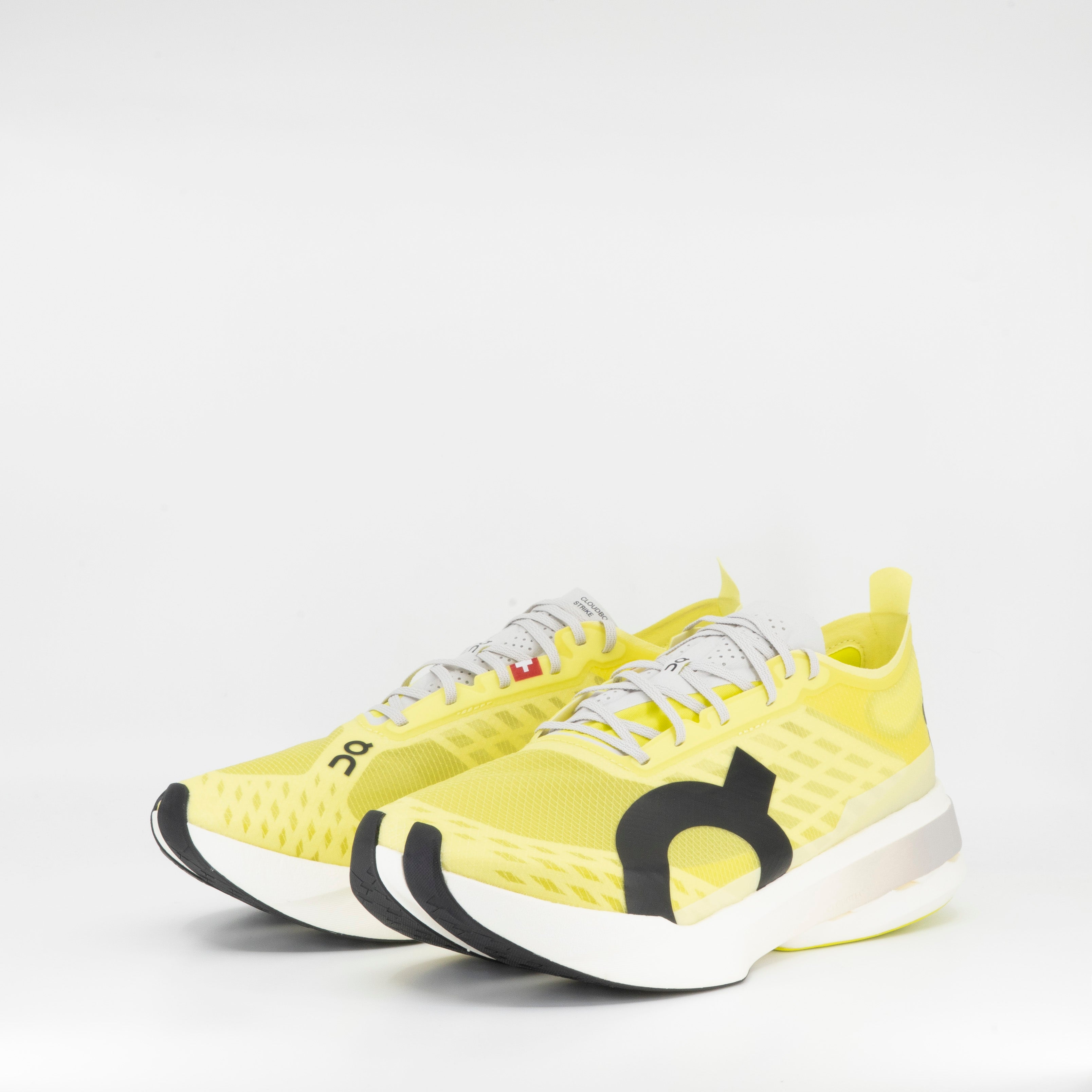 On Cloudboom Strike (D Standard) Mens Limelight/Wolf - Frontrunner Colombo