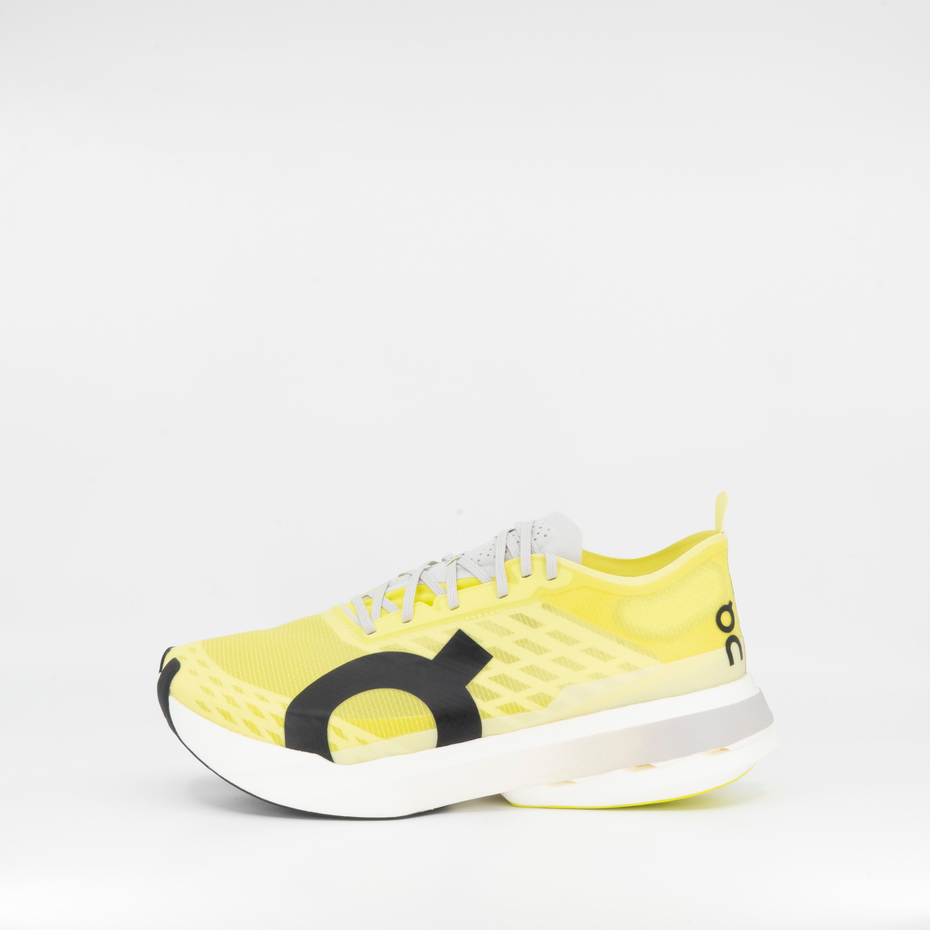 On Cloudboom Strike (D Standard) Mens Limelight/Wolf - Frontrunner Colombo