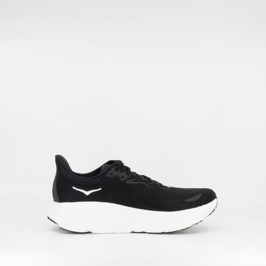Hoka Arahi 8 (D Wide) Womens Black/White - Frontrunner Colombo