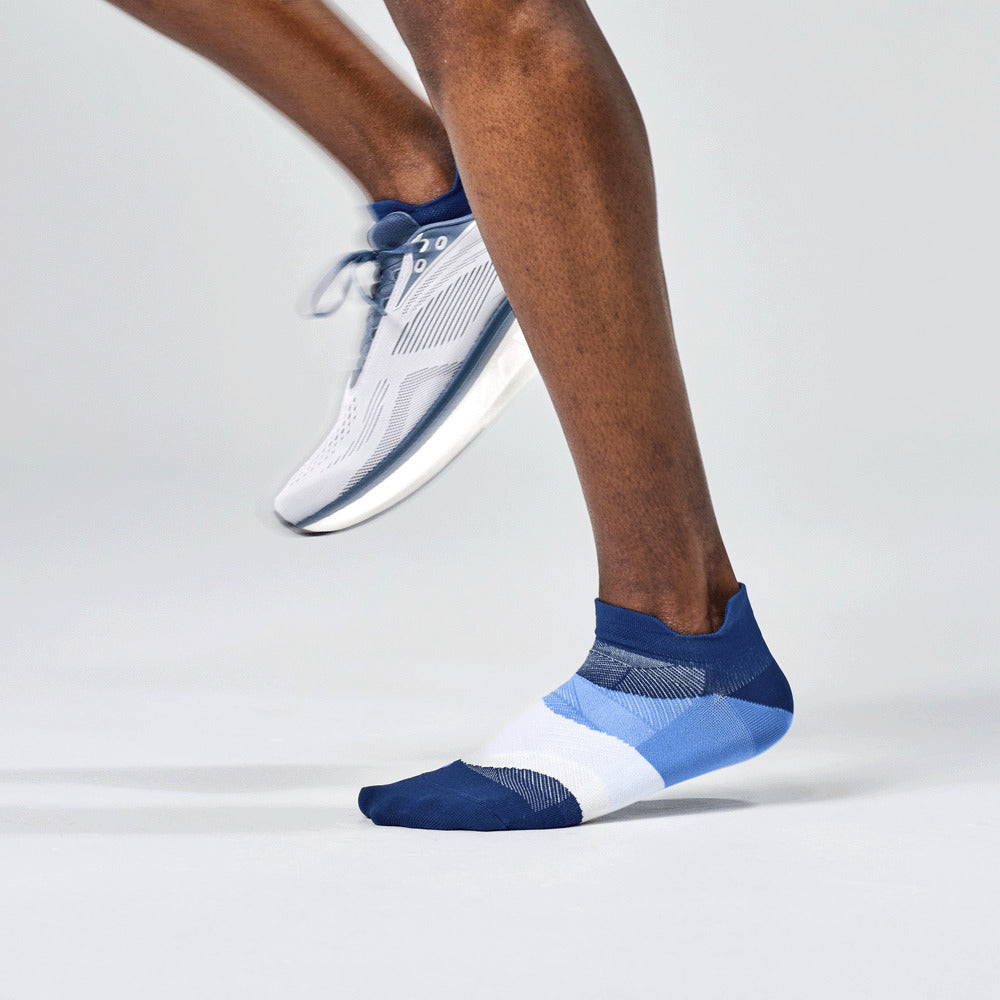 Feetures Elite Ultra Light Cushion No Show Tab Blue Wave - Frontrunner Colombo