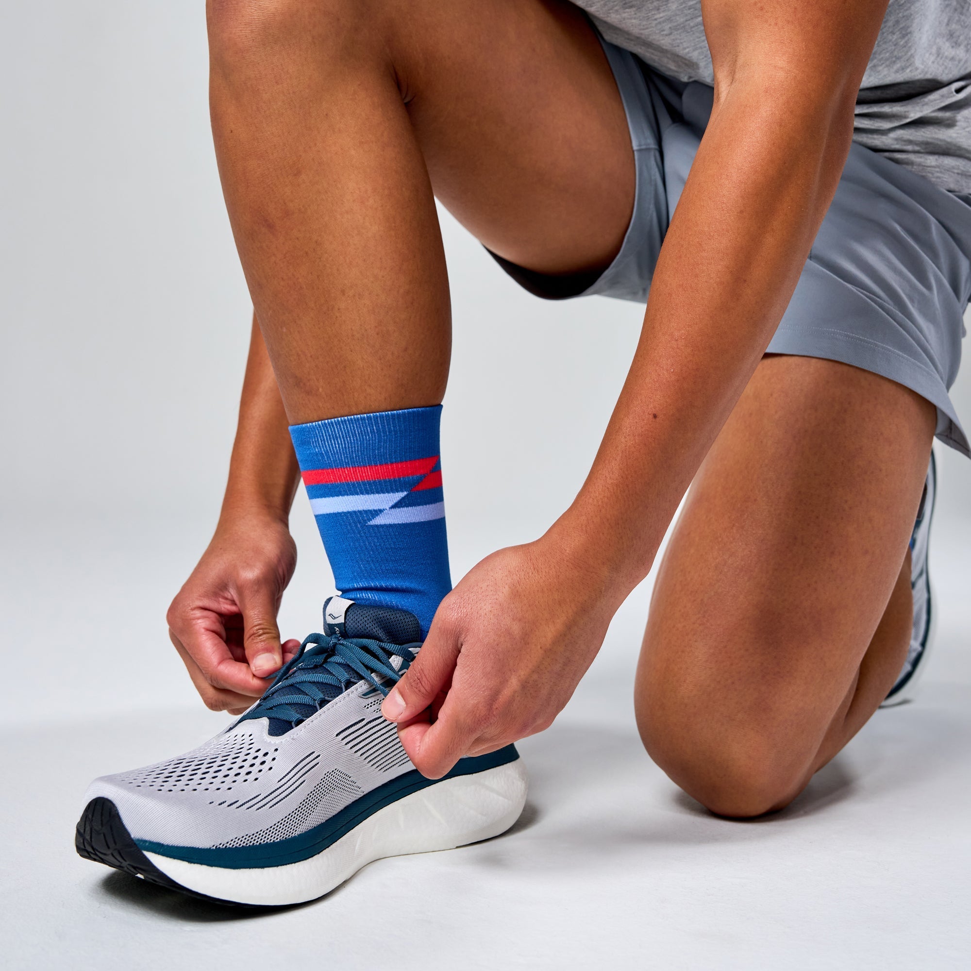 Feetures Elite Light Cushion Mini Crew Blue Track - Frontrunner Colombo