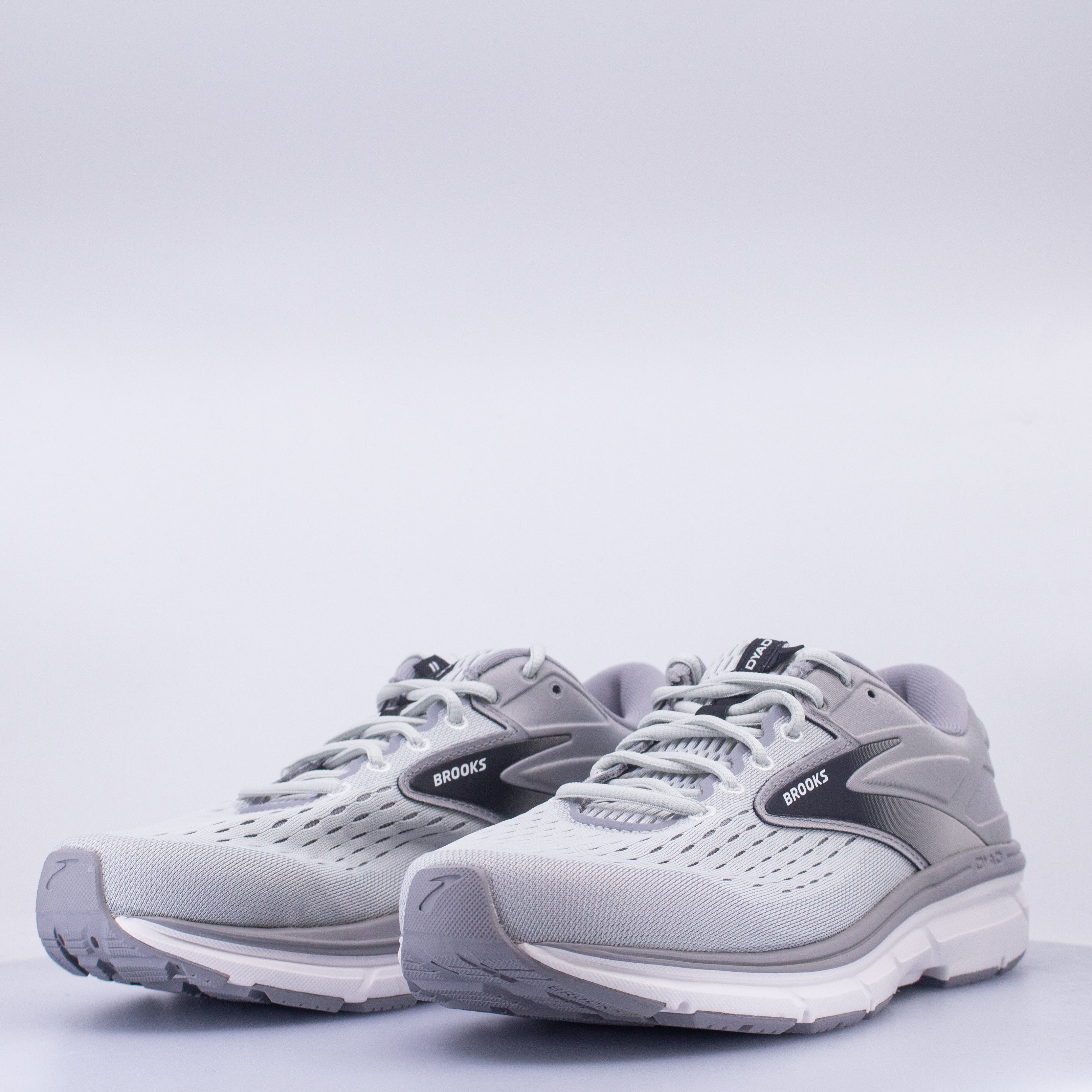 Brooks Dyad 11 (2E Wide) Mens - Frontrunner Colombo