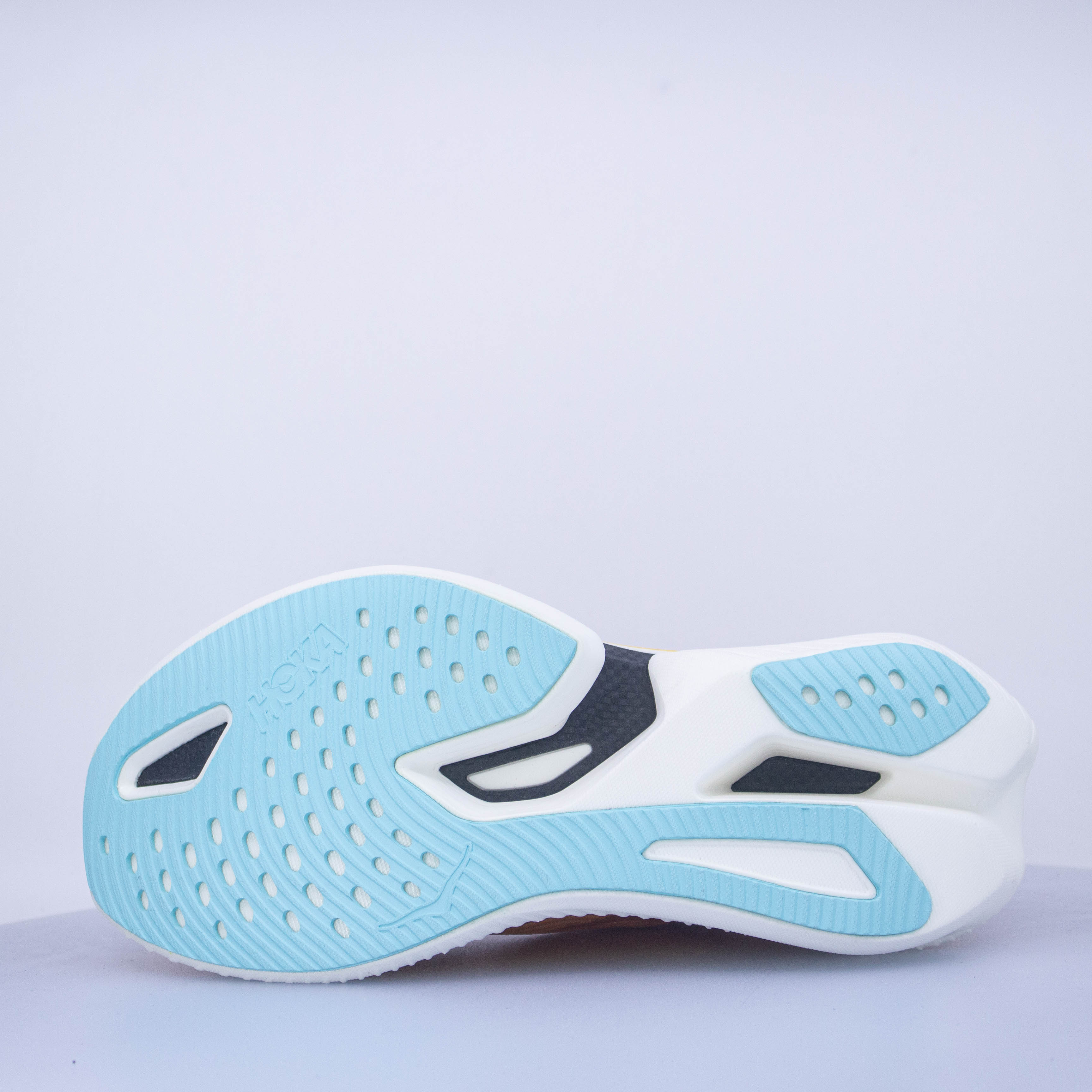 Hoka Cielo X1 (D Standard) Unisex - Frontrunner Colombo