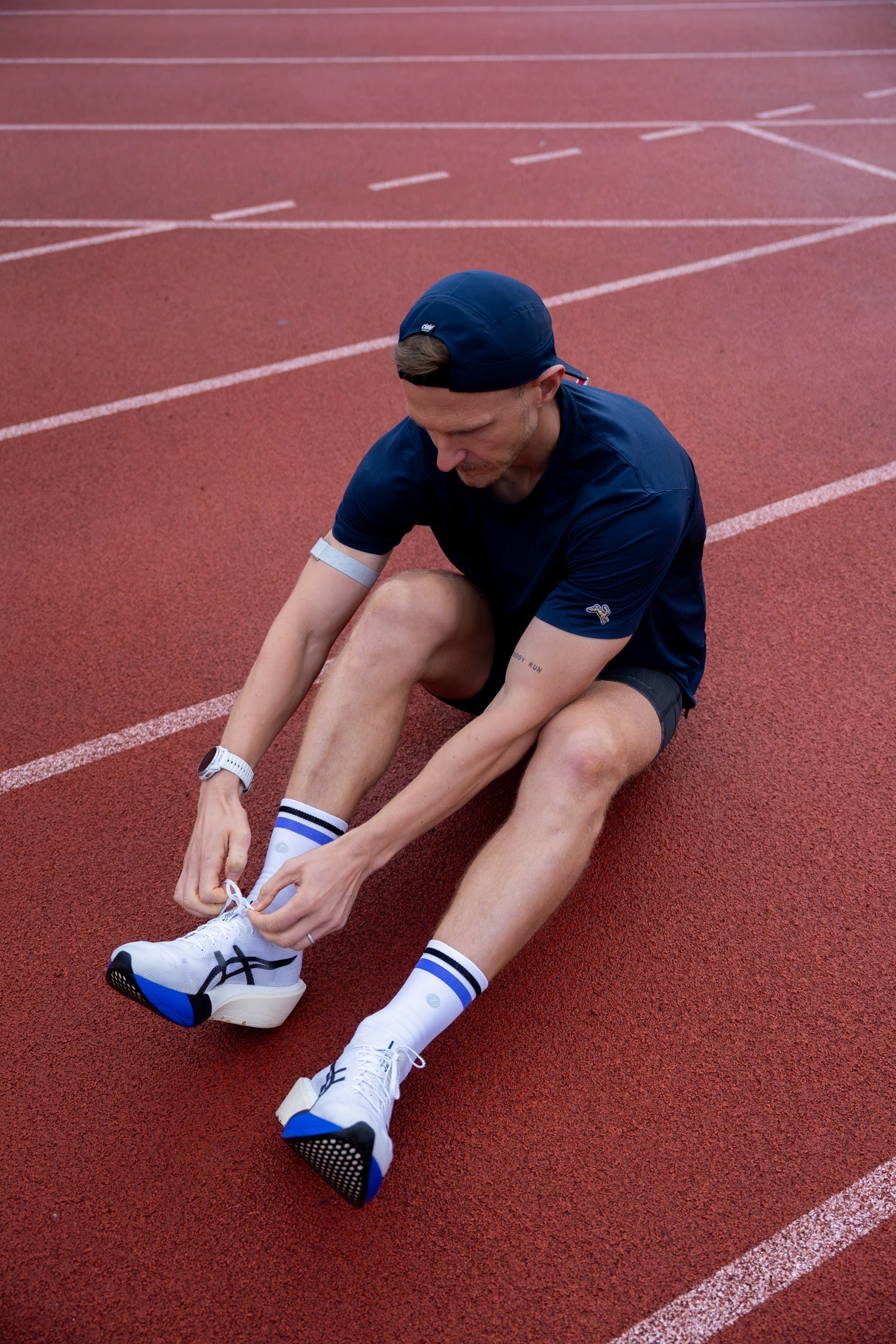 Shyu Racing Crew - White/Indigo/Black - Frontrunner Colombo
