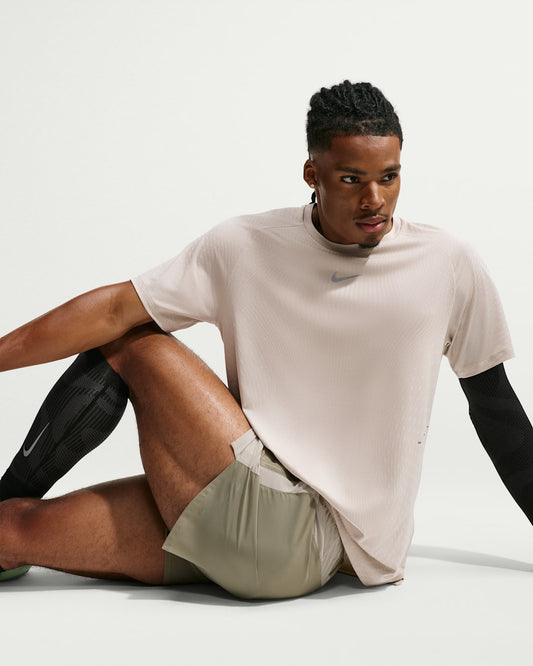 Nike Stride Aero-FIT Short-Sleeve Running Top Mens - Cream II/Sail - Frontrunner Colombo