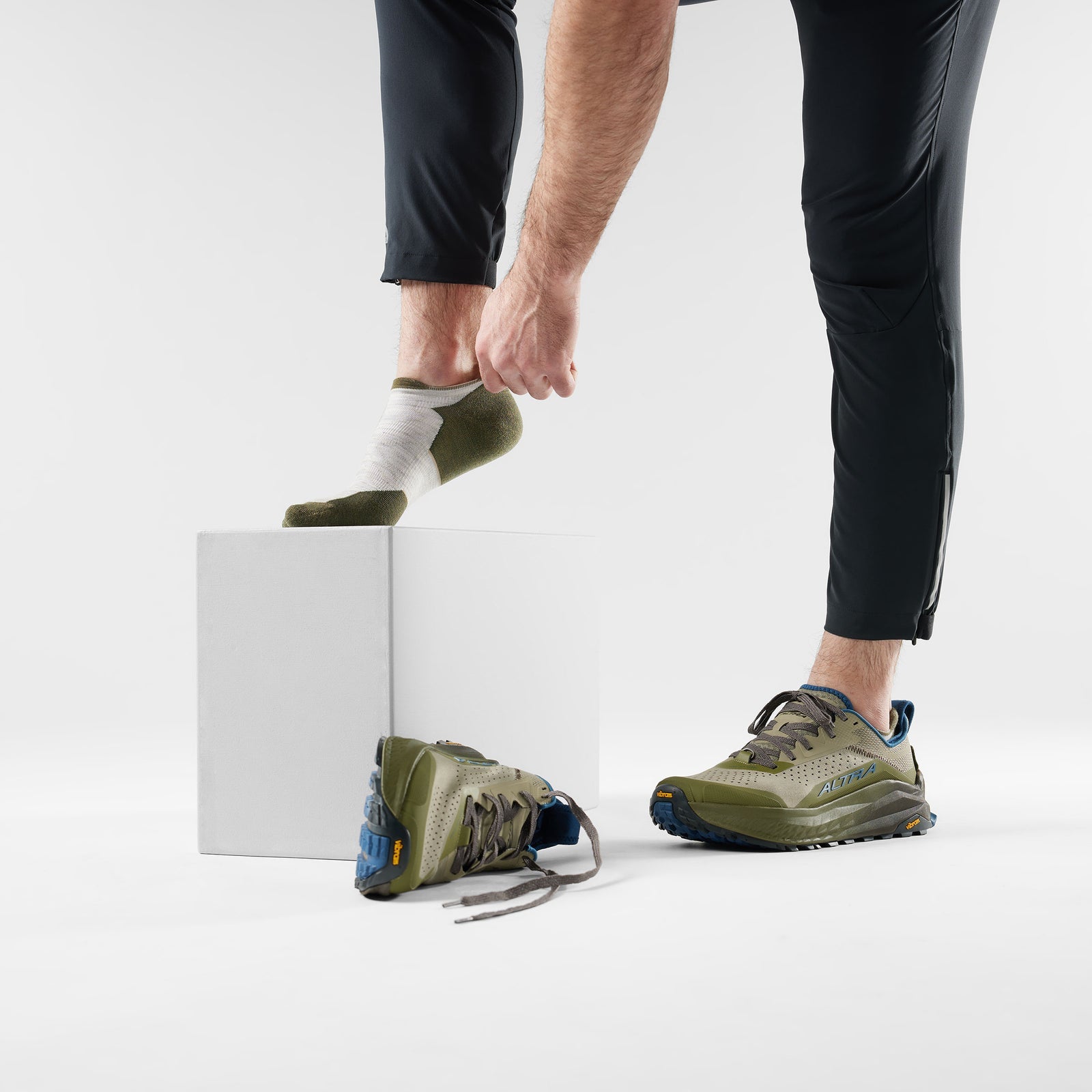 Smartwool Run Targeted Cushion Low Ankle - Ash/Winter Moss - Frontrunner Colombo