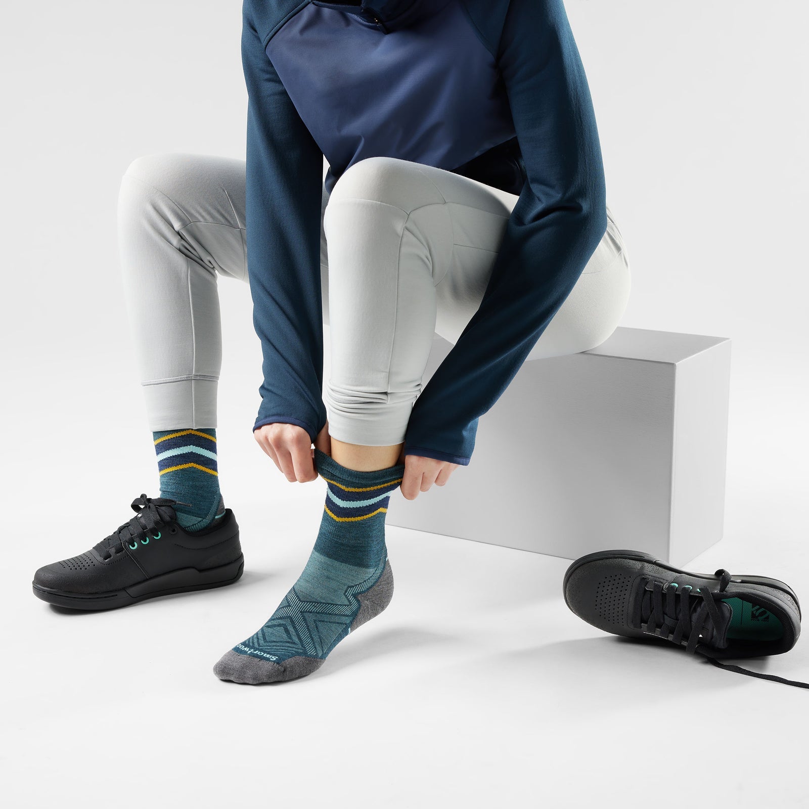 Smartwool Run Targeted Cushion Mid-Crew Womens - Twilight Blue - Frontrunner Colombo