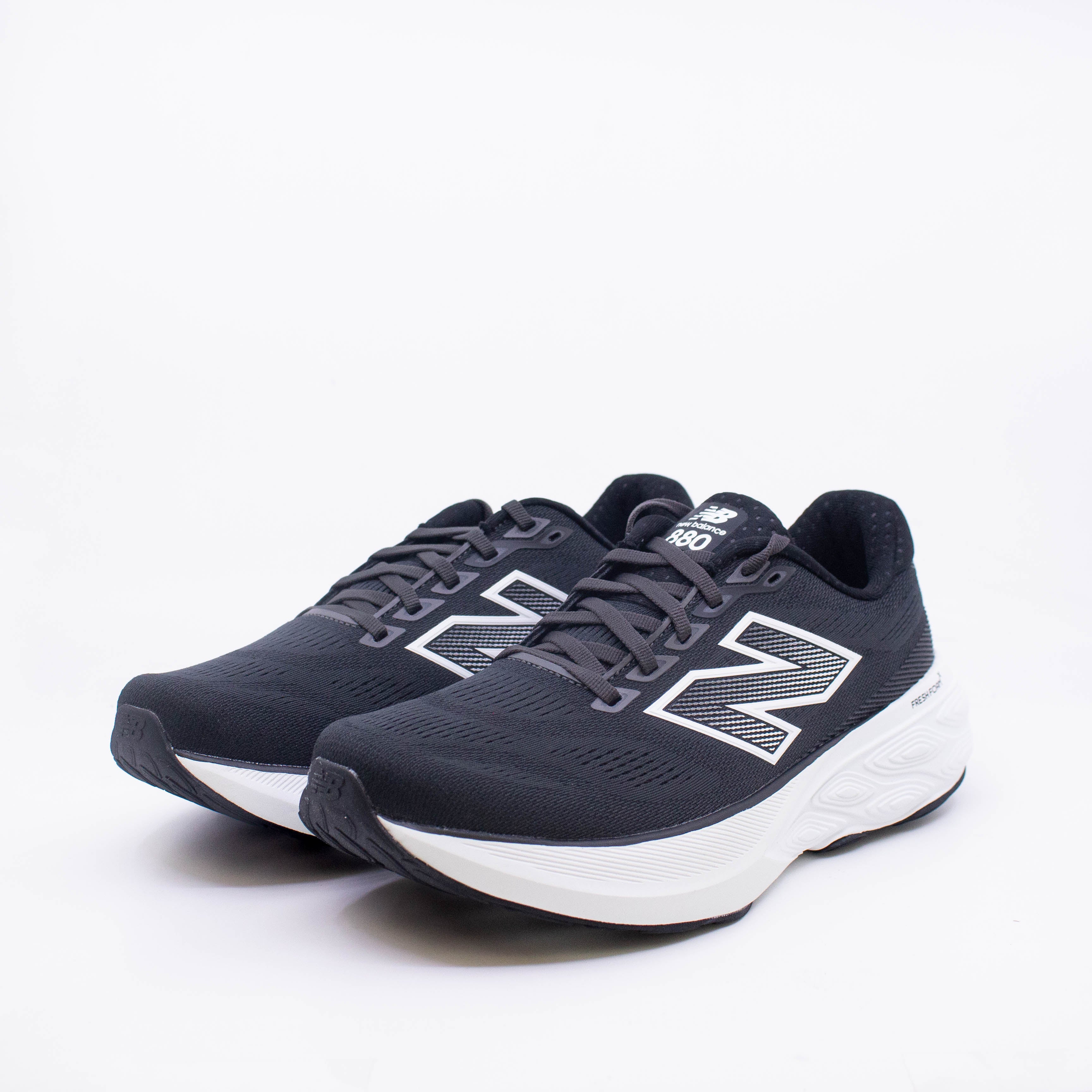 New Balance 880v15 (4E Extra Wide) Mens Black/White - Frontrunner Colombo