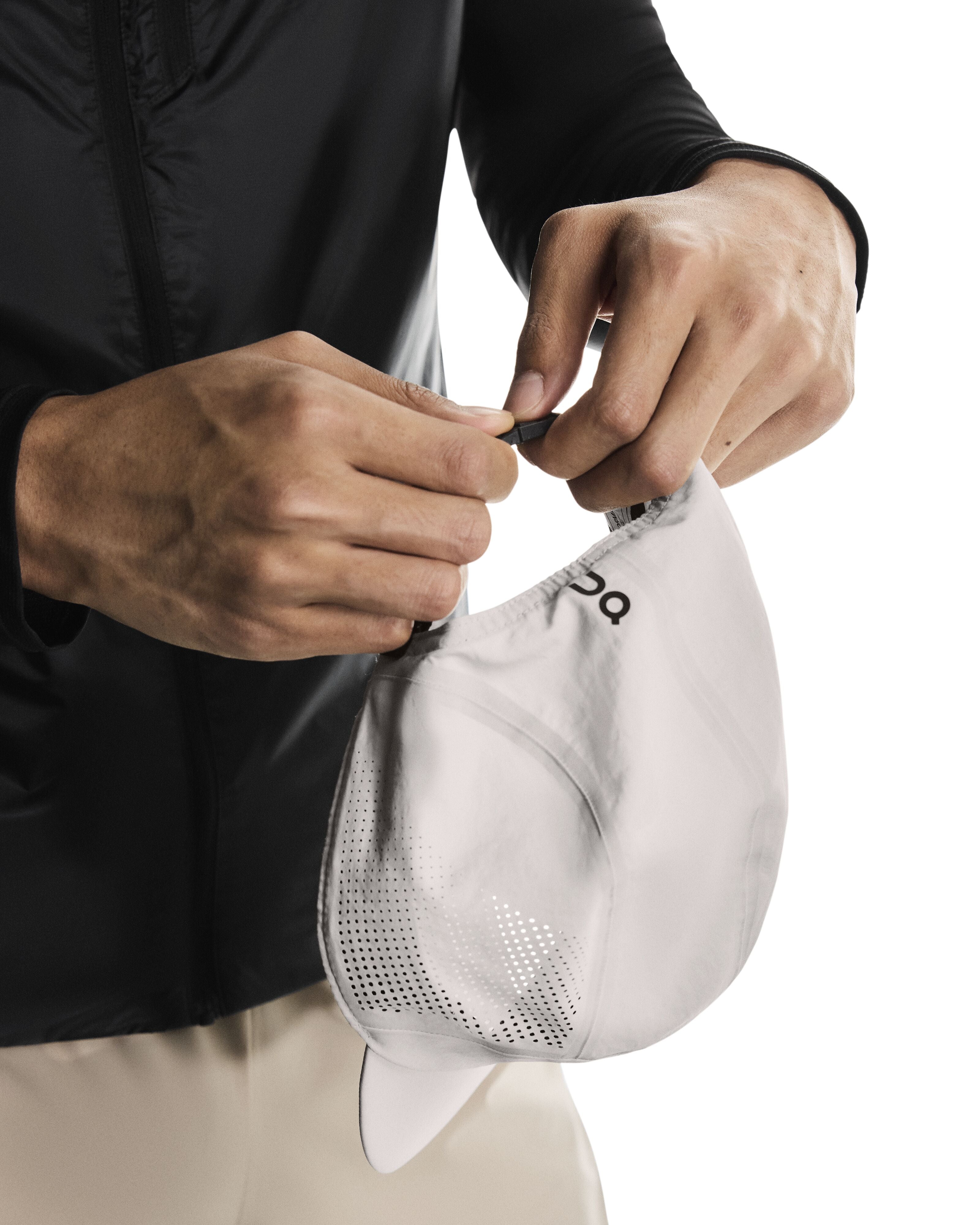 On Performance Cap Unisex - Pearl - Frontrunner Colombo