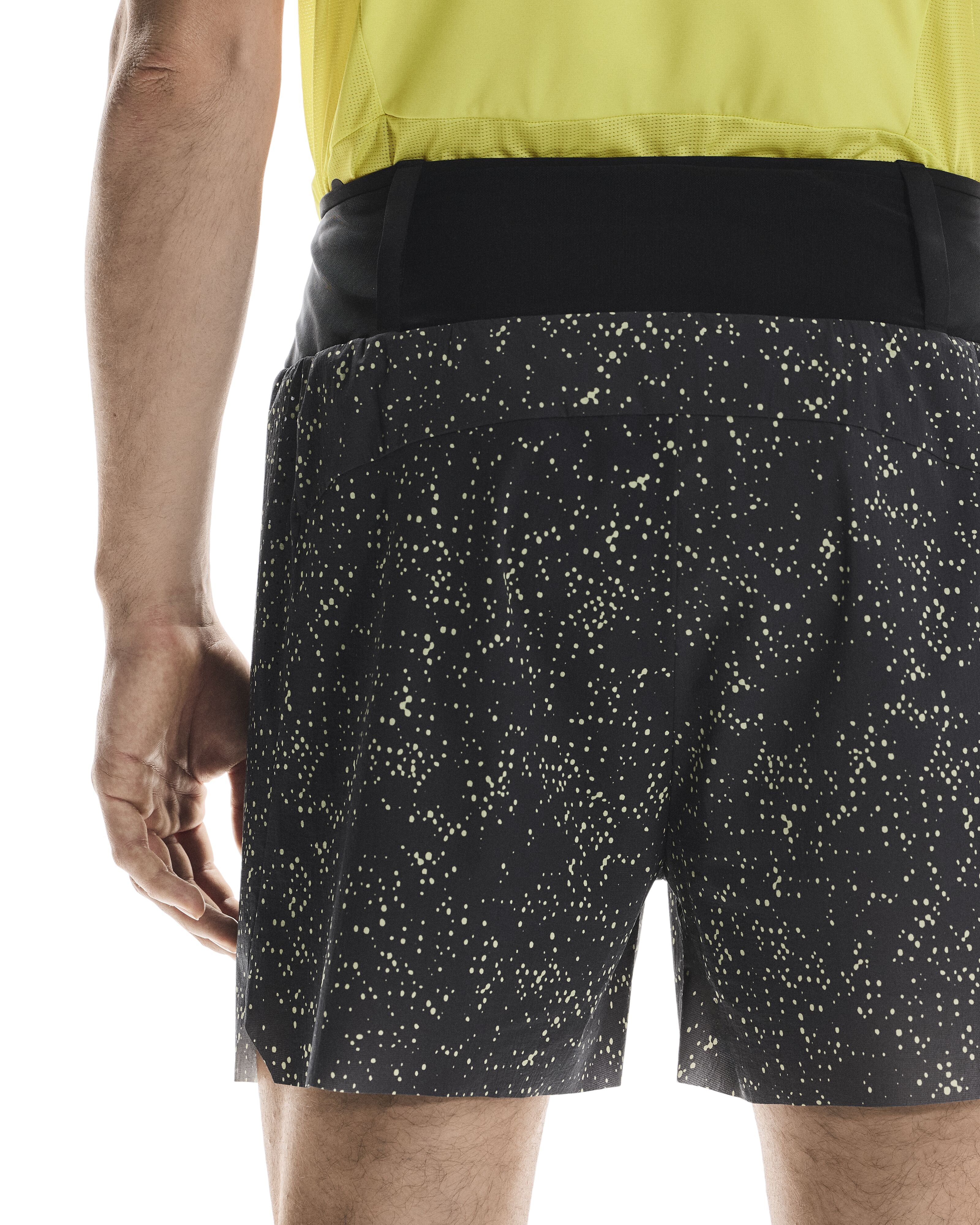 On Ultra Short Mens Iron/Lime - Frontrunner Colombo