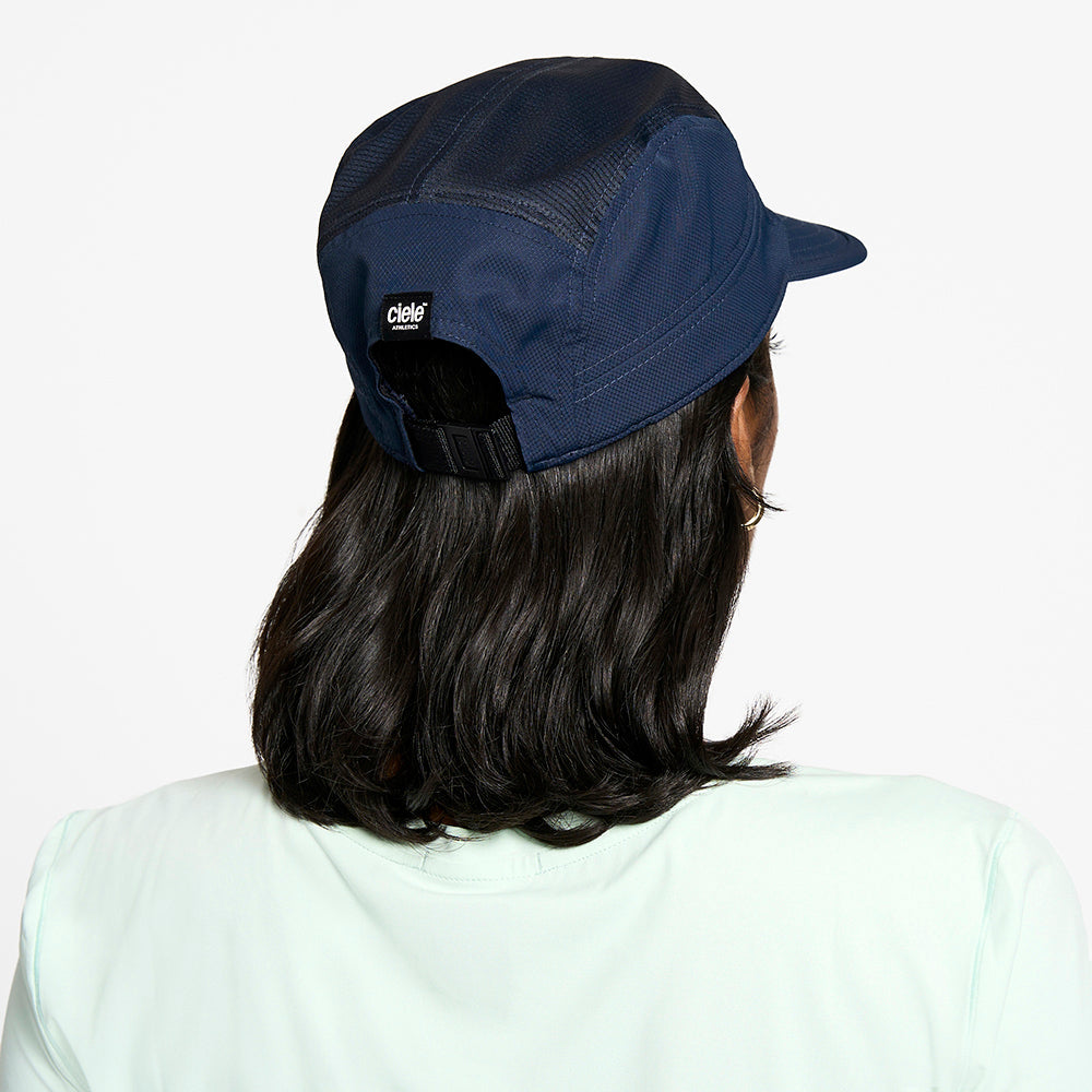 Ciele GOCap - Classic - Athletics - Deep Space - 56.5 - Frontrunner Colombo