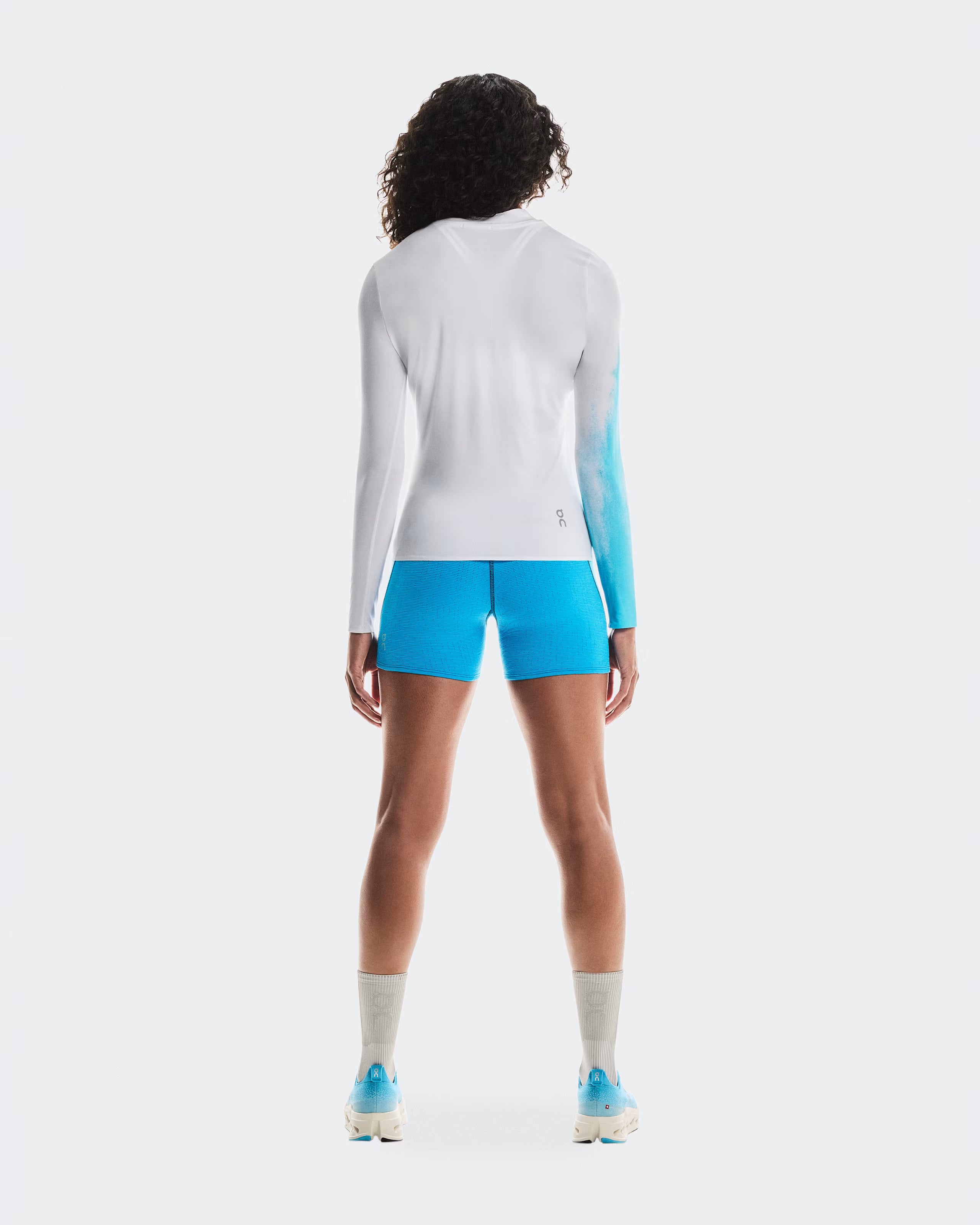 On Pace Long-T Womens - White - Frontrunner Colombo