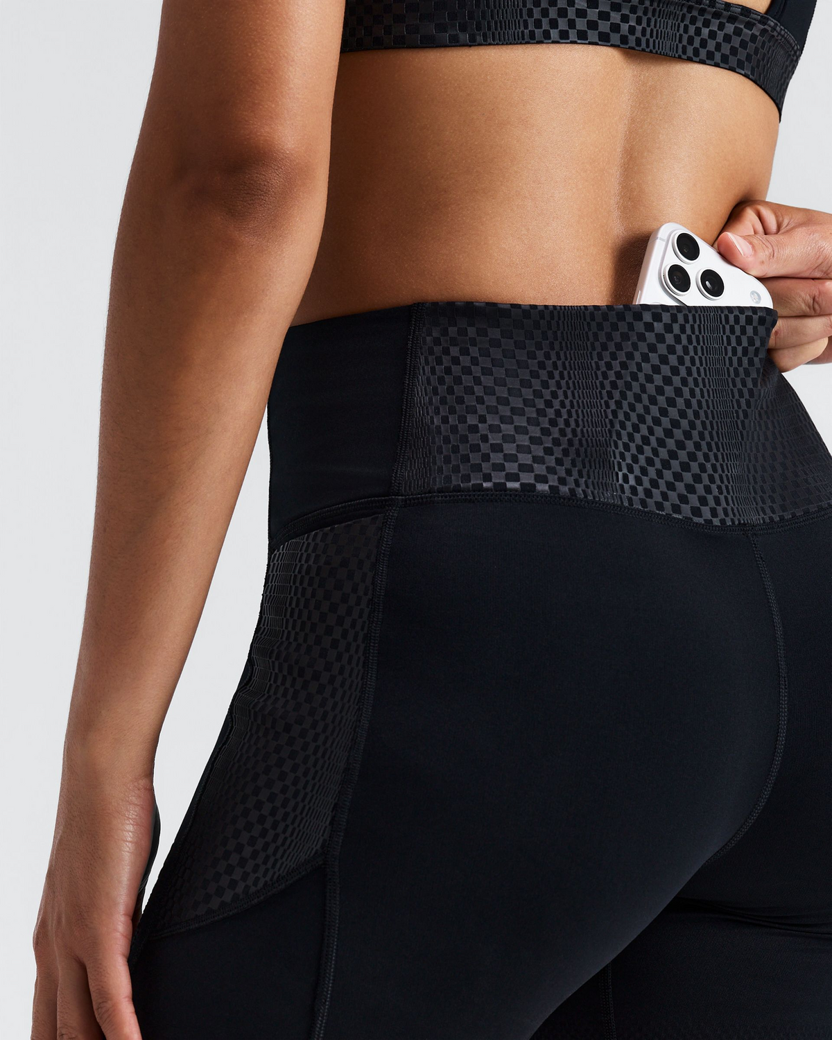 Bandit Women's Stamina-V Threshold 5" High Waist Compression Shorts / Black - Frontrunner Colombo