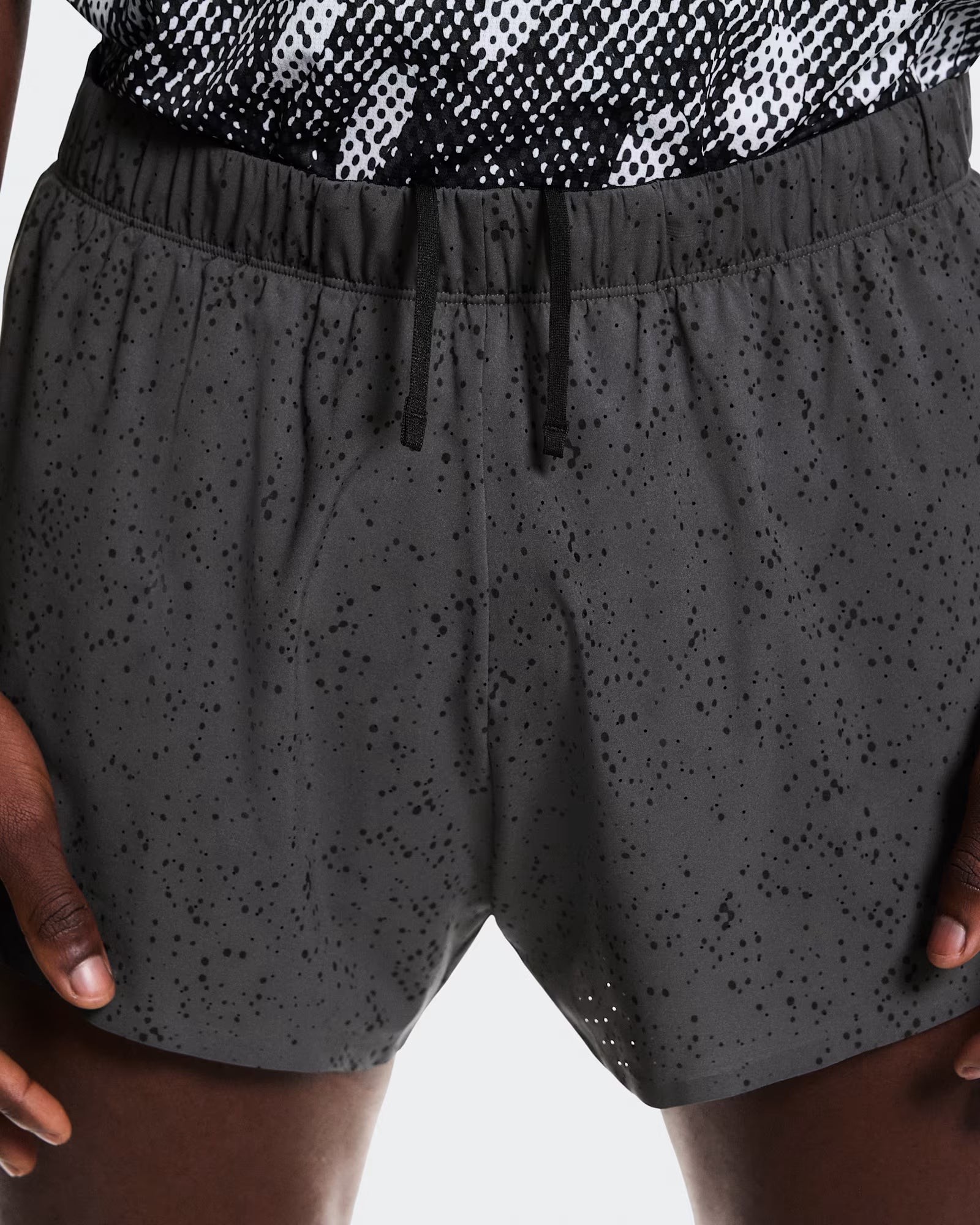 On Zero Shorts Mens Iron/ Black - Frontrunner Colombo