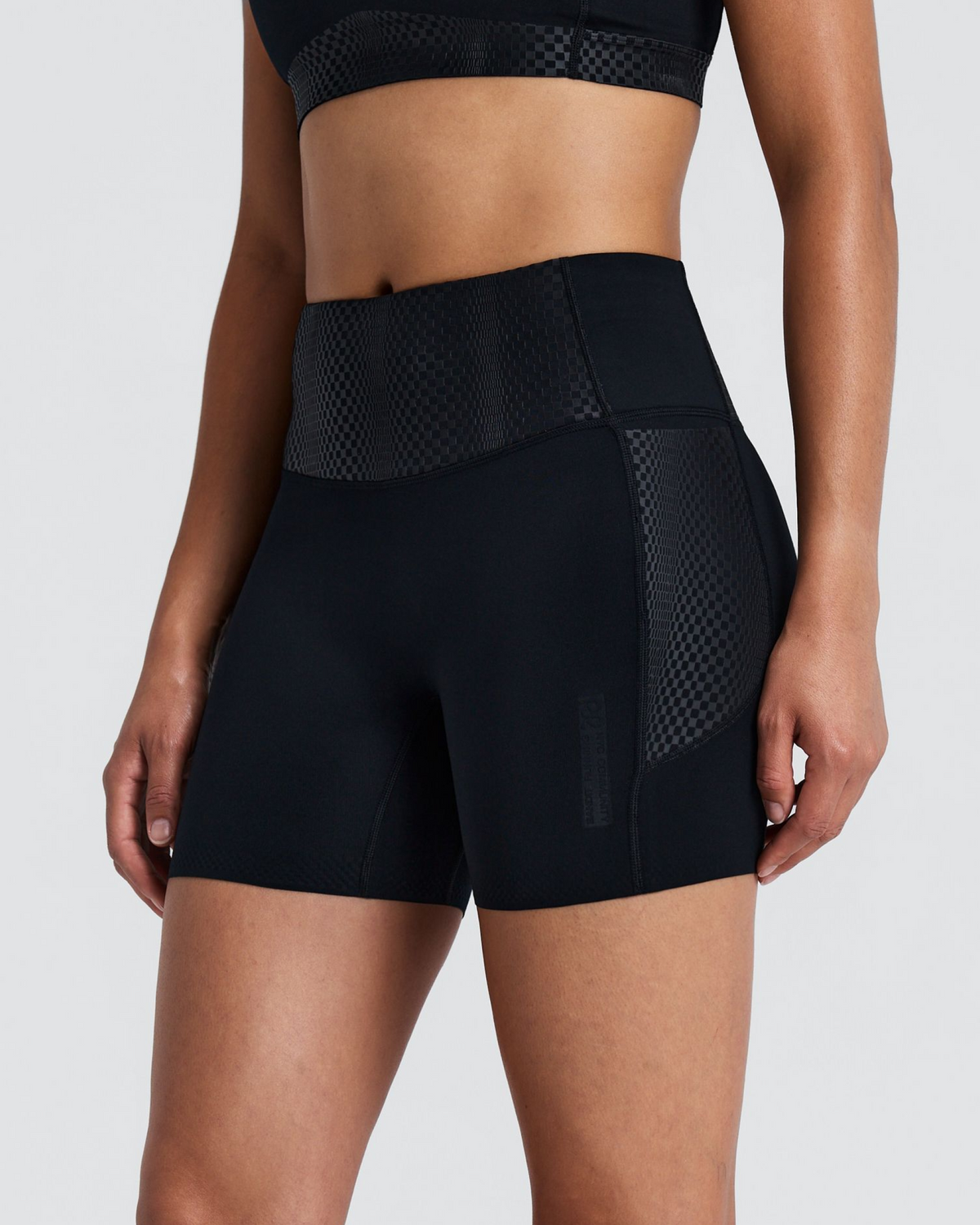Bandit Women's Stamina-V Threshold 5" High Waist Compression Shorts / Black
