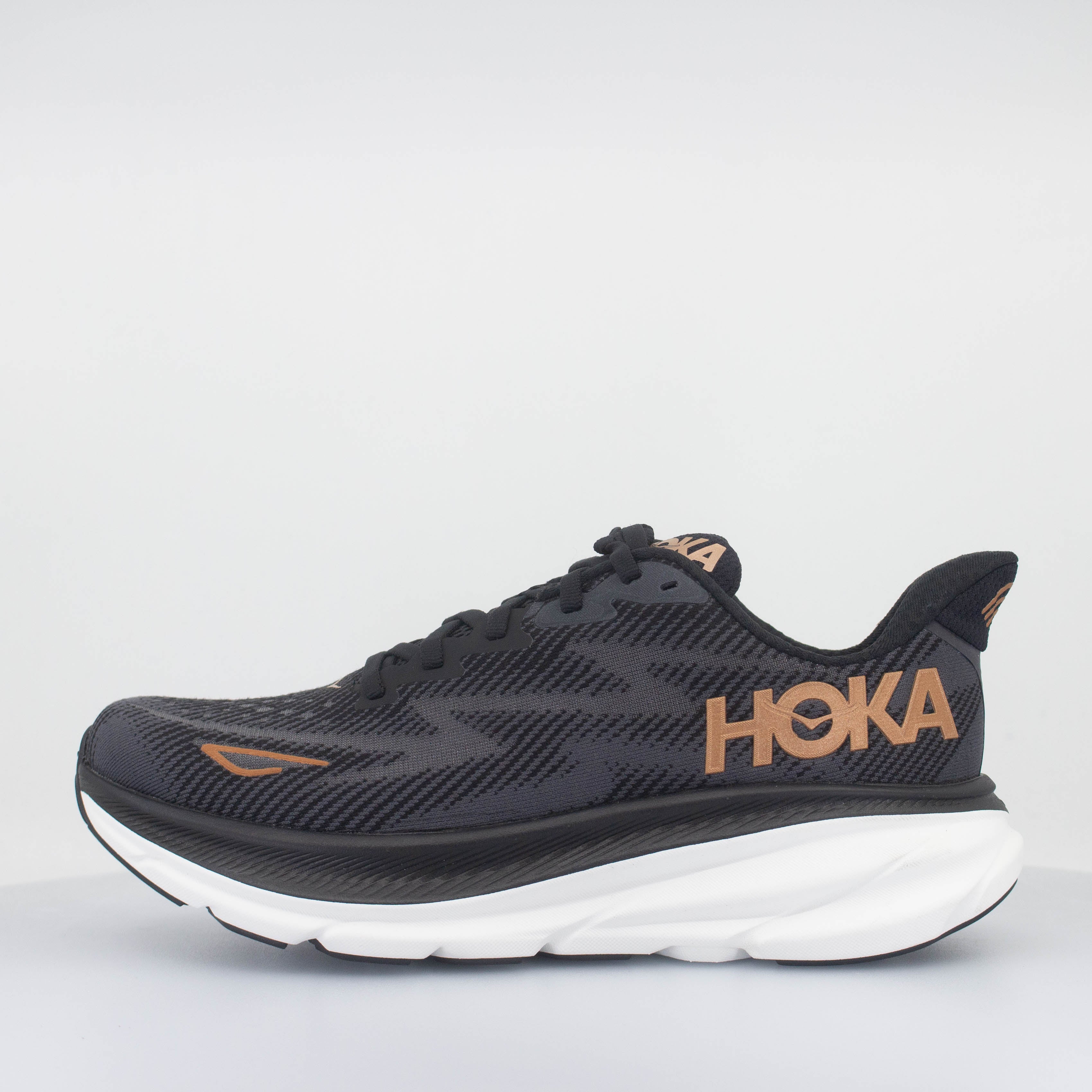 hoka one one clifton 8 wide dam